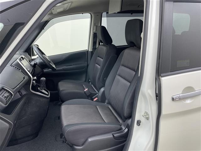 セレナ ニスモ　純正９インチナビ　純正１１インチフリップダウンモニター　衝突軽減ブレーキ　両側電動スライド　アラウンドビューモニター　ビルトインＥＴＣ　ＬＥＤヘッドライト　クルーズコントロール　ドライブレコーダー（11枚目）