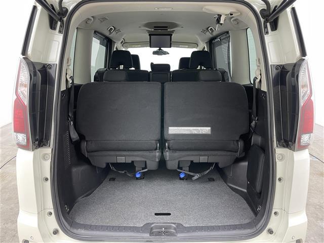 セレナ ニスモ　純正９インチナビ　純正１１インチフリップダウンモニター　衝突軽減ブレーキ　両側電動スライド　アラウンドビューモニター　ビルトインＥＴＣ　ＬＥＤヘッドライト　クルーズコントロール　ドライブレコーダー（13枚目）