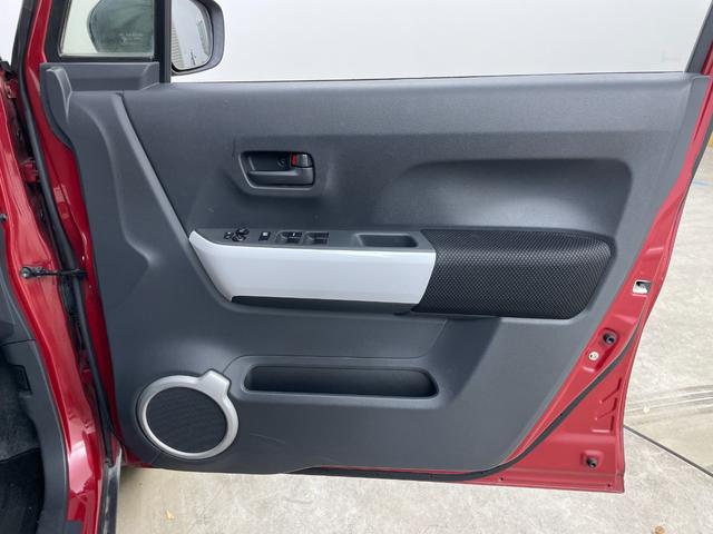 フレアクロスオーバー ＸＳ　純正ナビ　バックカメラ　ＥＴＣ　ＨＩＤライト　フォグランプ　オートライト　シートヒーター　純正１５インチアルミホイール　ＵＳＢ　衝突軽減ブレーキ　ルーフレール　スマートキー　スペアキー（50枚目）