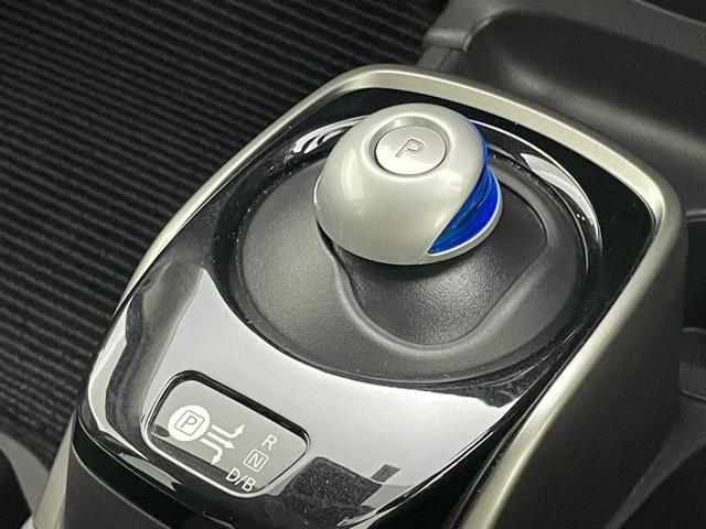 ノート ｅ－パワー　Ｘ　Ｖセレクション　ナビ　インテリジェントアラウンドビューモニター　デジタルルームミラー　安全機能　インテリジェントエマージェンシーブレーキ　踏み間違い防止　車線逸脱警告　コーナーセンサー　ハイビームアシスト　ＥＴＣ（12枚目）