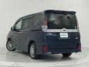 ヴォクシー ハイブリッドＺＳ　煌ＩＩ　純正９インチナビ　衝突軽減ブレーキ　両側電動スライドドア　クルーズコントロール　ビルトインＥＴＣ　ＬＥＤヘッドライト　シートヒーター　ドライブレコーダー　バックカメラ　Ｂｌｕｅｔｏｏｔｈ　フルセグＴＶ（3枚目）