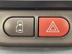 【パワースライドドア】小さなお子さまでも、助手席側のスライドドアはボタン一つで乗り降りラクラクです！両手に荷物を抱えている時でもボタンを押せば自動で開閉してくれます。 7