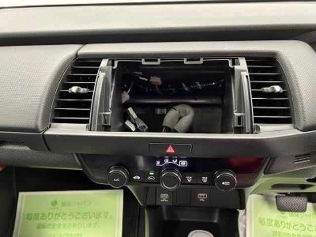 ベーシック　ホンダセンシング　コネクト＋ナビスペ　ＥＳＣ　ＡＢＳ　パワーステアリング　エアコン　スマートキー　電動格納ミラー　オートライト(17枚目)