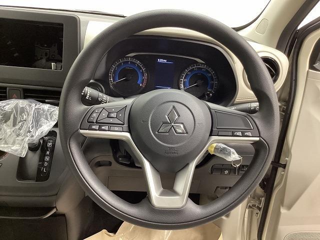 ｅＫワゴン Ｍ　バックカメラ　クリアランスソナー　衝突被害軽減システム　オートライト　キーレスエントリー　アイドリングストップ　電動格納ミラー　シートヒーター　ベンチシート　ＣＶＴ　盗難防止システム　ＡＢＳ　ＥＳＣ（3枚目）