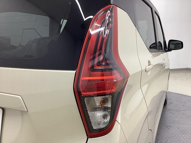 ｅＫワゴン Ｍ　バックカメラ　クリアランスソナー　衝突被害軽減システム　オートライト　キーレスエントリー　アイドリングストップ　電動格納ミラー　シートヒーター　ベンチシート　ＣＶＴ　盗難防止システム　ＡＢＳ　ＥＳＣ（55枚目）