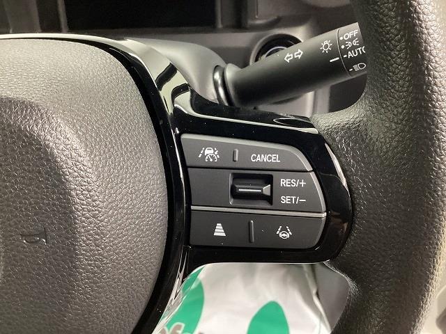 Ｎ－ＢＯＸカスタム ベースグレード　バックカメラ　両側スライド・片側電動　クリアランスソナー　オートクルーズコントロール　衝突被害軽減システム　オートライト　ＬＥＤヘッドランプ　スマートキー　アイドリングストップ　電動格納ミラー（6枚目）