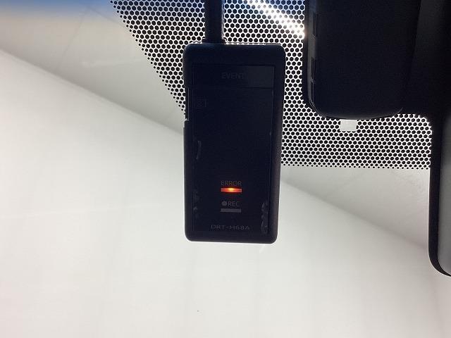 ハリアー プレミアム　ドライブレコーダー　ＥＴＣ　バックカメラ　オートクルーズコントロール　レーンアシスト　パワーシート　衝突被害軽減システム　ＴＶ　オートマチックハイビーム　オートライト　ＬＥＤヘッドランプ（8枚目）