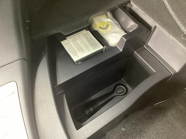 ハリアー プレミアム　ドライブレコーダー　ＥＴＣ　バックカメラ　オートクルーズコントロール　レーンアシスト　パワーシート　衝突被害軽減システム　ＴＶ　オートマチックハイビーム　オートライト　ＬＥＤヘッドランプ（31枚目）