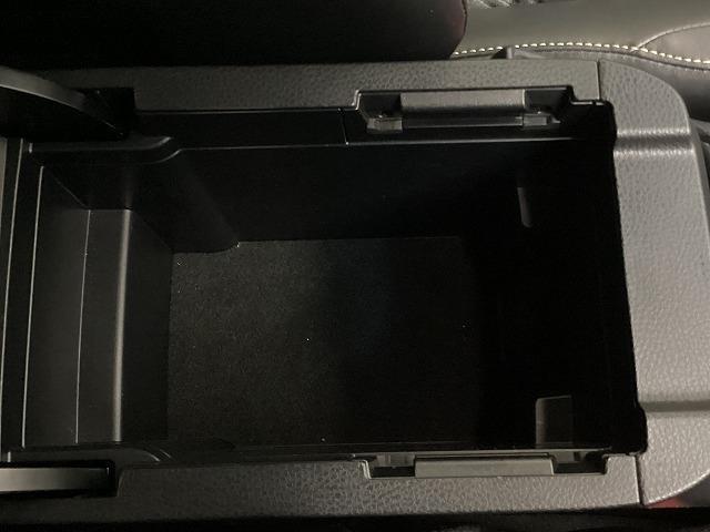 ハリアー プレミアム　ドライブレコーダー　ＥＴＣ　バックカメラ　オートクルーズコントロール　レーンアシスト　パワーシート　衝突被害軽減システム　ＴＶ　オートマチックハイビーム　オートライト　ＬＥＤヘッドランプ（34枚目）