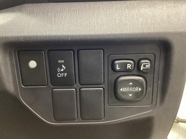 プリウス S ETC バックカメラ ナビ TV アルミホイール HID CVT スマートキー 電動格納ミラー 盗難防止システム CD Bluetooth 衝突安全ボディ ABS ESC エアコン パワーステアリング(37枚目)