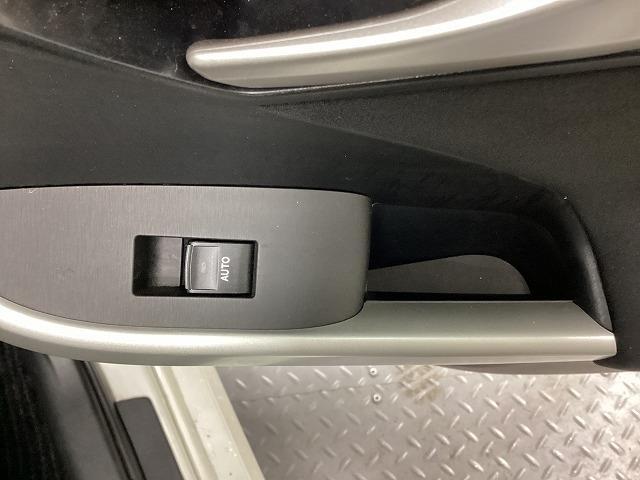 プリウス S ETC バックカメラ ナビ TV アルミホイール HID CVT スマートキー 電動格納ミラー 盗難防止システム CD Bluetooth 衝突安全ボディ ABS ESC エアコン パワーステアリング(38枚目)