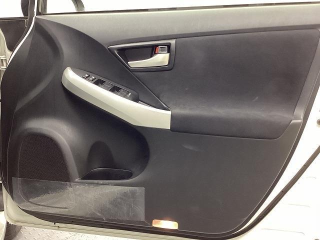プリウス S ETC バックカメラ ナビ TV アルミホイール HID CVT スマートキー 電動格納ミラー 盗難防止システム CD Bluetooth 衝突安全ボディ ABS ESC エアコン パワーステアリング(41枚目)