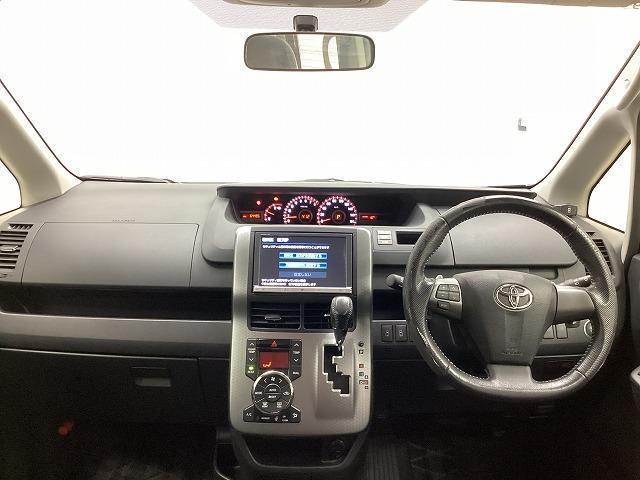 ヴォクシー ZS 煌Z ETC バックカメラ ナビ TV クリアランスソナー 両側電動スライドドア HID スマートキー 電動格納ミラー 後席モニター 3列シート ウォークスルー CVT アルミホイール 盗難防止システム(2枚目)