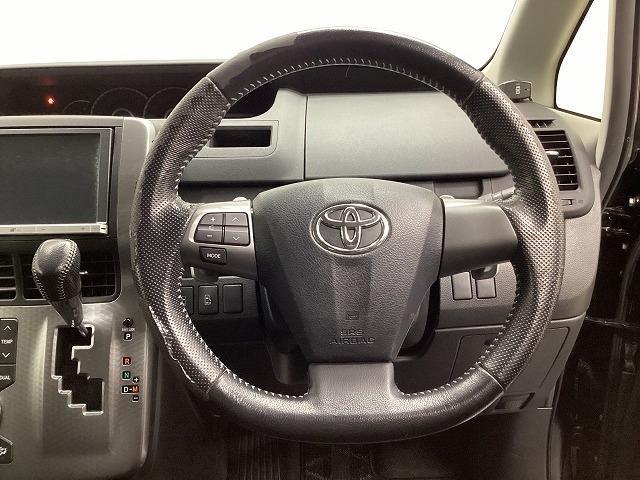 ヴォクシー ZS 煌Z ETC バックカメラ ナビ TV クリアランスソナー 両側電動スライドドア HID スマートキー 電動格納ミラー 後席モニター 3列シート ウォークスルー CVT アルミホイール 盗難防止システム(3枚目)