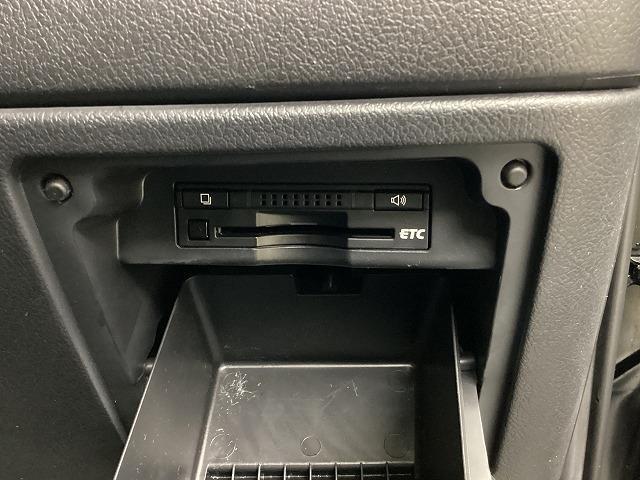 ヴォクシー ZS 煌Z ETC バックカメラ ナビ TV クリアランスソナー 両側電動スライドドア HID スマートキー 電動格納ミラー 後席モニター 3列シート ウォークスルー CVT アルミホイール 盗難防止システム(9枚目)