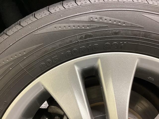 ヴォクシー ZS 煌Z ETC バックカメラ ナビ TV クリアランスソナー 両側電動スライドドア HID スマートキー 電動格納ミラー 後席モニター 3列シート ウォークスルー CVT アルミホイール 盗難防止システム(27枚目)