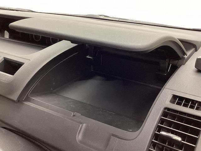 ヴォクシー ZS 煌Z ETC バックカメラ ナビ TV クリアランスソナー 両側電動スライドドア HID スマートキー 電動格納ミラー 後席モニター 3列シート ウォークスルー CVT アルミホイール 盗難防止システム(31枚目)