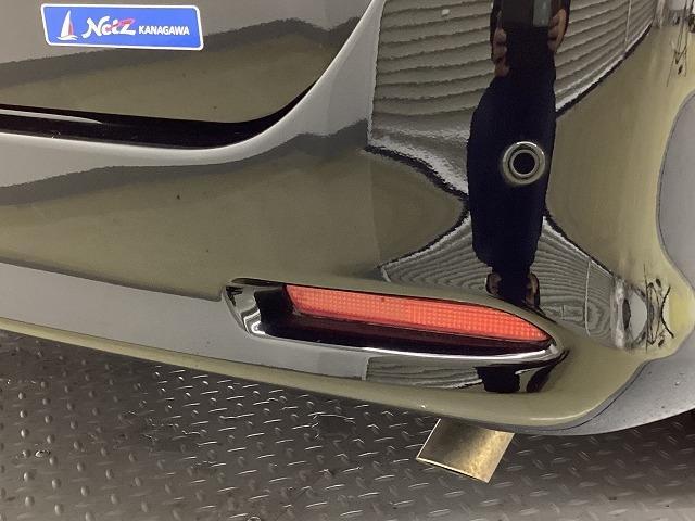 ヴォクシー ZS 煌Z ETC バックカメラ ナビ TV クリアランスソナー 両側電動スライドドア HID スマートキー 電動格納ミラー 後席モニター 3列シート ウォークスルー CVT アルミホイール 盗難防止システム(42枚目)