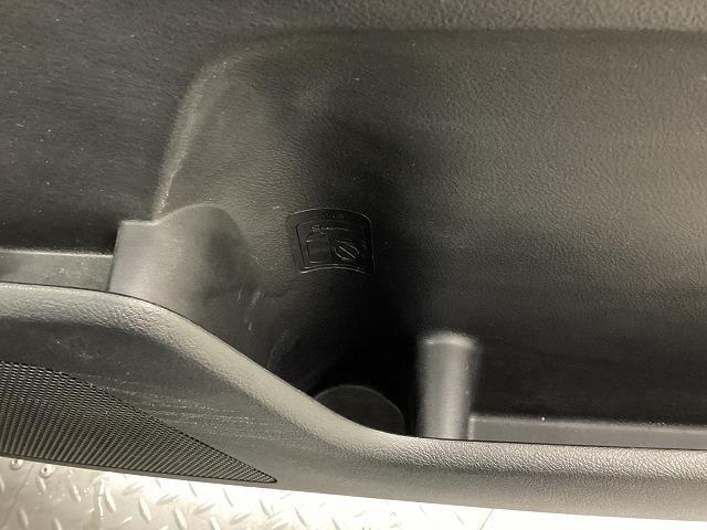 ヴォクシー ZS 煌Z ETC バックカメラ ナビ TV クリアランスソナー 両側電動スライドドア HID スマートキー 電動格納ミラー 後席モニター 3列シート ウォークスルー CVT アルミホイール 盗難防止システム(45枚目)