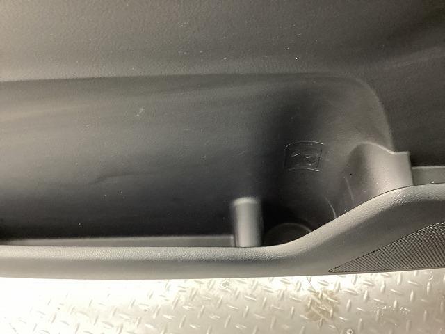 ヴォクシー ZS 煌Z ETC バックカメラ ナビ TV クリアランスソナー 両側電動スライドドア HID スマートキー 電動格納ミラー 後席モニター 3列シート ウォークスルー CVT アルミホイール 盗難防止システム(50枚目)