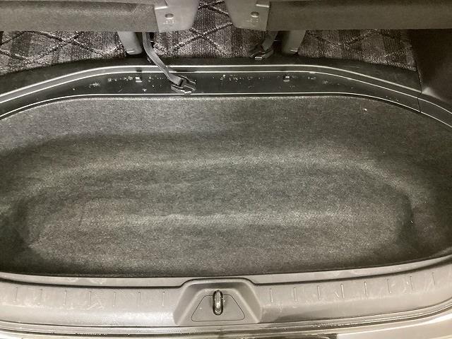 ヴォクシー ZS 煌Z ETC バックカメラ ナビ TV クリアランスソナー 両側電動スライドドア HID スマートキー 電動格納ミラー 後席モニター 3列シート ウォークスルー CVT アルミホイール 盗難防止システム(54枚目)