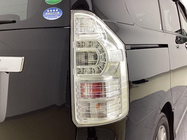 ヴォクシー ZS 煌Z ETC バックカメラ ナビ TV クリアランスソナー 両側電動スライドドア HID スマートキー 電動格納ミラー 後席モニター 3列シート ウォークスルー CVT アルミホイール 盗難防止システム(60枚目)