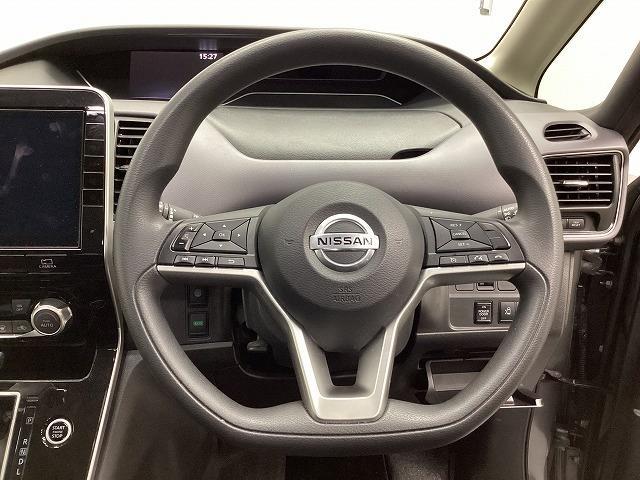 セレナ ＸＶ　ドライブレコーダー　ＥＴＣ　ナビ　ＴＶ　クリアランスソナー　オートクルーズコントロール　衝突被害軽減システム　両側電動スライドドア　スマートキー　アイドリングストップ　電動格納ミラー　３列シート（3枚目）