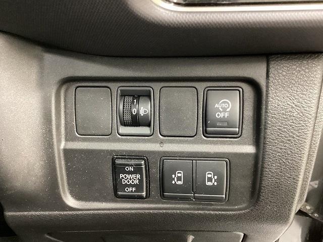 セレナ ＸＶ　ドライブレコーダー　ＥＴＣ　ナビ　ＴＶ　クリアランスソナー　オートクルーズコントロール　衝突被害軽減システム　両側電動スライドドア　スマートキー　アイドリングストップ　電動格納ミラー　３列シート（9枚目）