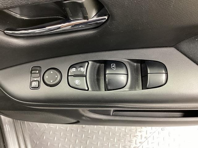 セレナ ＸＶ　ドライブレコーダー　ＥＴＣ　ナビ　ＴＶ　クリアランスソナー　オートクルーズコントロール　衝突被害軽減システム　両側電動スライドドア　スマートキー　アイドリングストップ　電動格納ミラー　３列シート（11枚目）