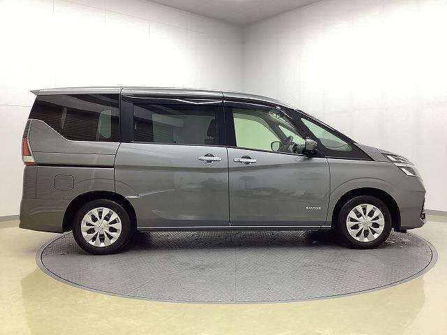 セレナ ＸＶ　ドライブレコーダー　ＥＴＣ　ナビ　ＴＶ　クリアランスソナー　オートクルーズコントロール　衝突被害軽減システム　両側電動スライドドア　スマートキー　アイドリングストップ　電動格納ミラー　３列シート（22枚目）