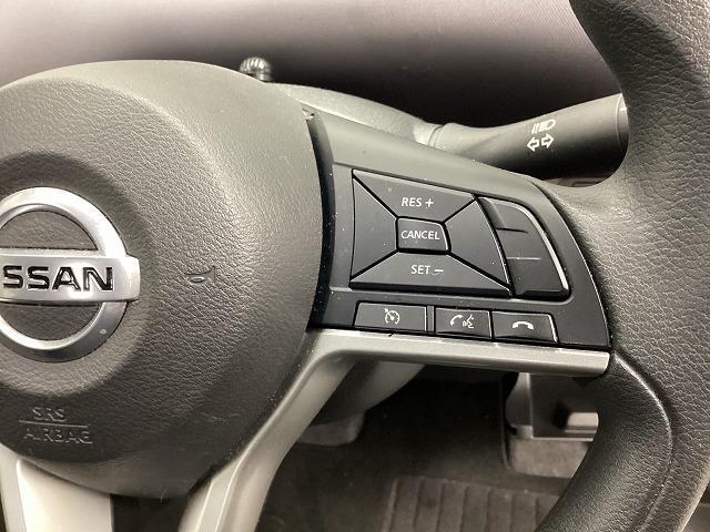 セレナ ＸＶ　ドライブレコーダー　ＥＴＣ　ナビ　ＴＶ　クリアランスソナー　オートクルーズコントロール　衝突被害軽減システム　両側電動スライドドア　スマートキー　アイドリングストップ　電動格納ミラー　３列シート（30枚目）