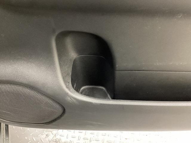 セレナ ＸＶ　ドライブレコーダー　ＥＴＣ　ナビ　ＴＶ　クリアランスソナー　オートクルーズコントロール　衝突被害軽減システム　両側電動スライドドア　スマートキー　アイドリングストップ　電動格納ミラー　３列シート（50枚目）