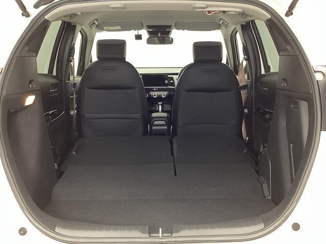 フィット ｅ：ＨＥＶホーム　２０周年特別仕様車　カーサ　ドライブレコーダー　バックカメラ　ナビ　ＴＶ　クリアランスソナー　オートクルーズコントロール　レーンアシスト　衝突被害軽減システム　アルミホイール　オートライト　ＬＥＤヘッドランプ　スマートキー（21枚目）