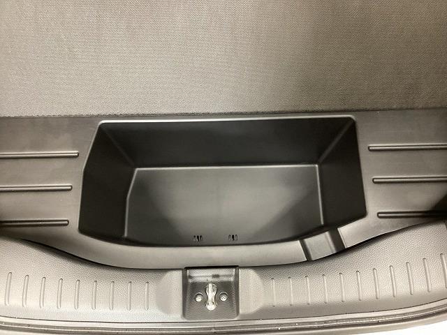 フィット ｅ：ＨＥＶホーム　２０周年特別仕様車　カーサ　ドライブレコーダー　バックカメラ　ナビ　ＴＶ　クリアランスソナー　オートクルーズコントロール　レーンアシスト　衝突被害軽減システム　アルミホイール　オートライト　ＬＥＤヘッドランプ　スマートキー（22枚目）