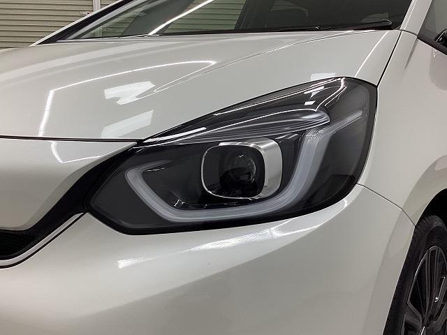 フィット ｅ：ＨＥＶホーム　２０周年特別仕様車　カーサ　ドライブレコーダー　バックカメラ　ナビ　ＴＶ　クリアランスソナー　オートクルーズコントロール　レーンアシスト　衝突被害軽減システム　アルミホイール　オートライト　ＬＥＤヘッドランプ　スマートキー（24枚目）