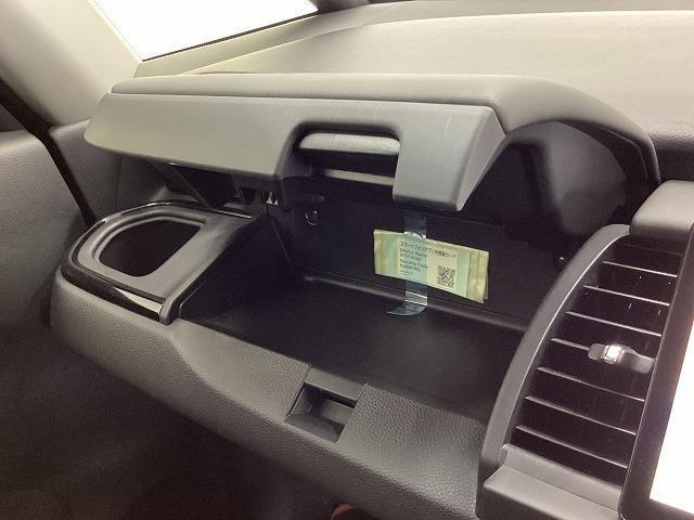 フィット ｅ：ＨＥＶホーム　２０周年特別仕様車　カーサ　ドライブレコーダー　バックカメラ　ナビ　ＴＶ　クリアランスソナー　オートクルーズコントロール　レーンアシスト　衝突被害軽減システム　アルミホイール　オートライト　ＬＥＤヘッドランプ　スマートキー（38枚目）