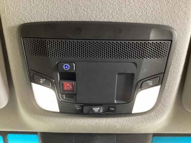 フィット ｅ：ＨＥＶホーム　２０周年特別仕様車　カーサ　ドライブレコーダー　バックカメラ　ナビ　ＴＶ　クリアランスソナー　オートクルーズコントロール　レーンアシスト　衝突被害軽減システム　アルミホイール　オートライト　ＬＥＤヘッドランプ　スマートキー（40枚目）