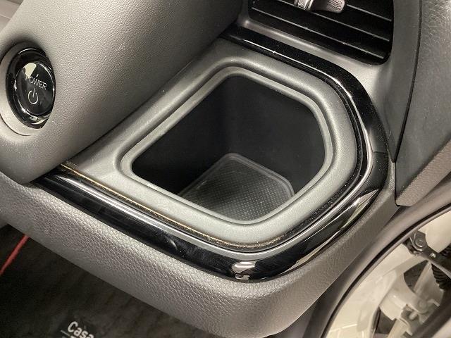 フィット ｅ：ＨＥＶホーム　２０周年特別仕様車　カーサ　ドライブレコーダー　バックカメラ　ナビ　ＴＶ　クリアランスソナー　オートクルーズコントロール　レーンアシスト　衝突被害軽減システム　アルミホイール　オートライト　ＬＥＤヘッドランプ　スマートキー（42枚目）