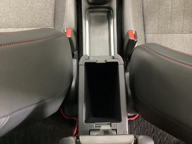 フィット ｅ：ＨＥＶホーム　２０周年特別仕様車　カーサ　ドライブレコーダー　バックカメラ　ナビ　ＴＶ　クリアランスソナー　オートクルーズコントロール　レーンアシスト　衝突被害軽減システム　アルミホイール　オートライト　ＬＥＤヘッドランプ　スマートキー（46枚目）