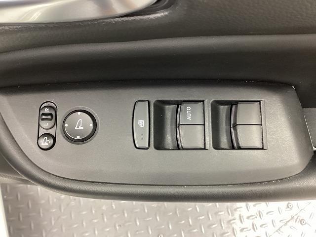 フィット ｅ：ＨＥＶホーム　２０周年特別仕様車　カーサ　ドライブレコーダー　バックカメラ　ナビ　ＴＶ　クリアランスソナー　オートクルーズコントロール　レーンアシスト　衝突被害軽減システム　アルミホイール　オートライト　ＬＥＤヘッドランプ　スマートキー（48枚目）