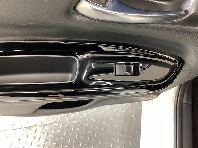 フィット ｅ：ＨＥＶホーム　２０周年特別仕様車　カーサ　ドライブレコーダー　バックカメラ　ナビ　ＴＶ　クリアランスソナー　オートクルーズコントロール　レーンアシスト　衝突被害軽減システム　アルミホイール　オートライト　ＬＥＤヘッドランプ　スマートキー（55枚目）