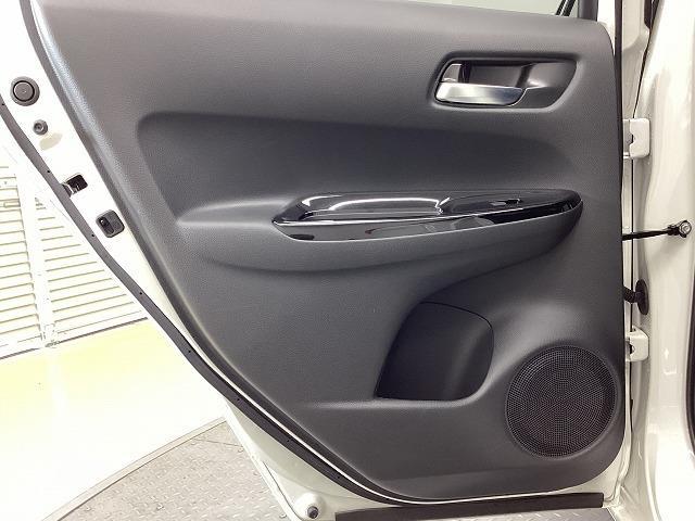 フィット ｅ：ＨＥＶホーム　２０周年特別仕様車　カーサ　ドライブレコーダー　バックカメラ　ナビ　ＴＶ　クリアランスソナー　オートクルーズコントロール　レーンアシスト　衝突被害軽減システム　アルミホイール　オートライト　ＬＥＤヘッドランプ　スマートキー（62枚目）