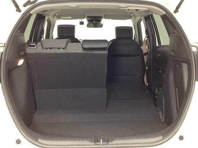 フィット ｅ：ＨＥＶホーム　２０周年特別仕様車　カーサ　ドライブレコーダー　バックカメラ　ナビ　ＴＶ　クリアランスソナー　オートクルーズコントロール　レーンアシスト　衝突被害軽減システム　アルミホイール　オートライト　ＬＥＤヘッドランプ　スマートキー（64枚目）