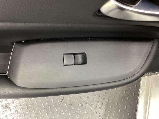 フィット ｅ：ＨＥＶホーム　２０周年特別仕様車　カーサ　ドライブレコーダー　バックカメラ　ナビ　ＴＶ　クリアランスソナー　オートクルーズコントロール　レーンアシスト　衝突被害軽減システム　アルミホイール　オートライト　ＬＥＤヘッドランプ　スマートキー（65枚目）