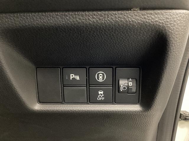 フィット ｅ：ＨＥＶホーム　２０周年特別仕様車　カーサ　ドライブレコーダー　バックカメラ　ナビ　ＴＶ　クリアランスソナー　オートクルーズコントロール　レーンアシスト　衝突被害軽減システム　アルミホイール　オートライト　ＬＥＤヘッドランプ　スマートキー（68枚目）