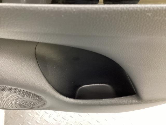 フィット ｅ：ＨＥＶホーム　２０周年特別仕様車　カーサ　ドライブレコーダー　バックカメラ　ナビ　ＴＶ　クリアランスソナー　オートクルーズコントロール　レーンアシスト　衝突被害軽減システム　アルミホイール　オートライト　ＬＥＤヘッドランプ　スマートキー（71枚目）