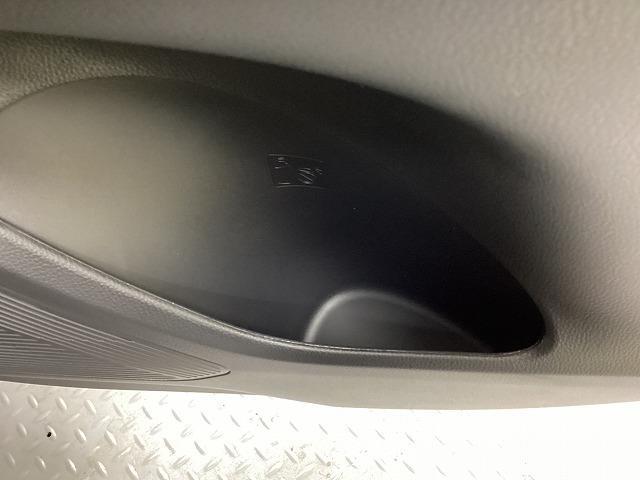 ハリアーハイブリッド Z 全周囲カメラ クリアランスソナー オートクルーズコントロール レーンアシスト パワーシート 衝突被害軽減システム ナビ TV オートマチックハイビーム オートライト LEDヘッドランプ 電動リアゲート(79枚目)