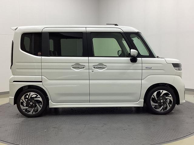 スペーシアカスタム ハイブリッドＸＳ　両側電動スライドドア　クリアランスソナー　オートクルーズコントロール　レーンアシスト　衝突被害軽減システム　ＬＥＤヘッドランプ　スマートキー　アイドリングストップ　電動格納ミラー　シートヒーター（14枚目）