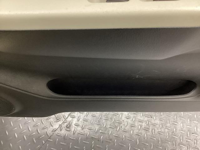 アルト Ｌ　ドライブレコーダー　クリアランスソナー　レーンアシスト　衝突被害軽減システム　キーレスエントリー　アイドリングストップ　シートヒーター　ＣＶＴ　盗難防止システム　ＡＢＳ　ＥＳＣ　ＣＤ（40枚目）