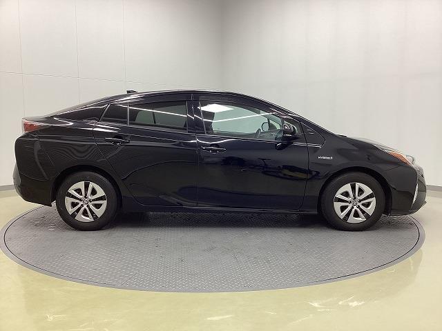 プリウス Ａ　ドライブレコーダー　ＥＴＣ　クリアランスソナー　レーンアシスト　オートクルーズコントロール　パークアシスト　衝突被害軽減システム　バックカメラ　ナビ　ＴＶ　アルミホイール　オートマチックハイビーム（14枚目）